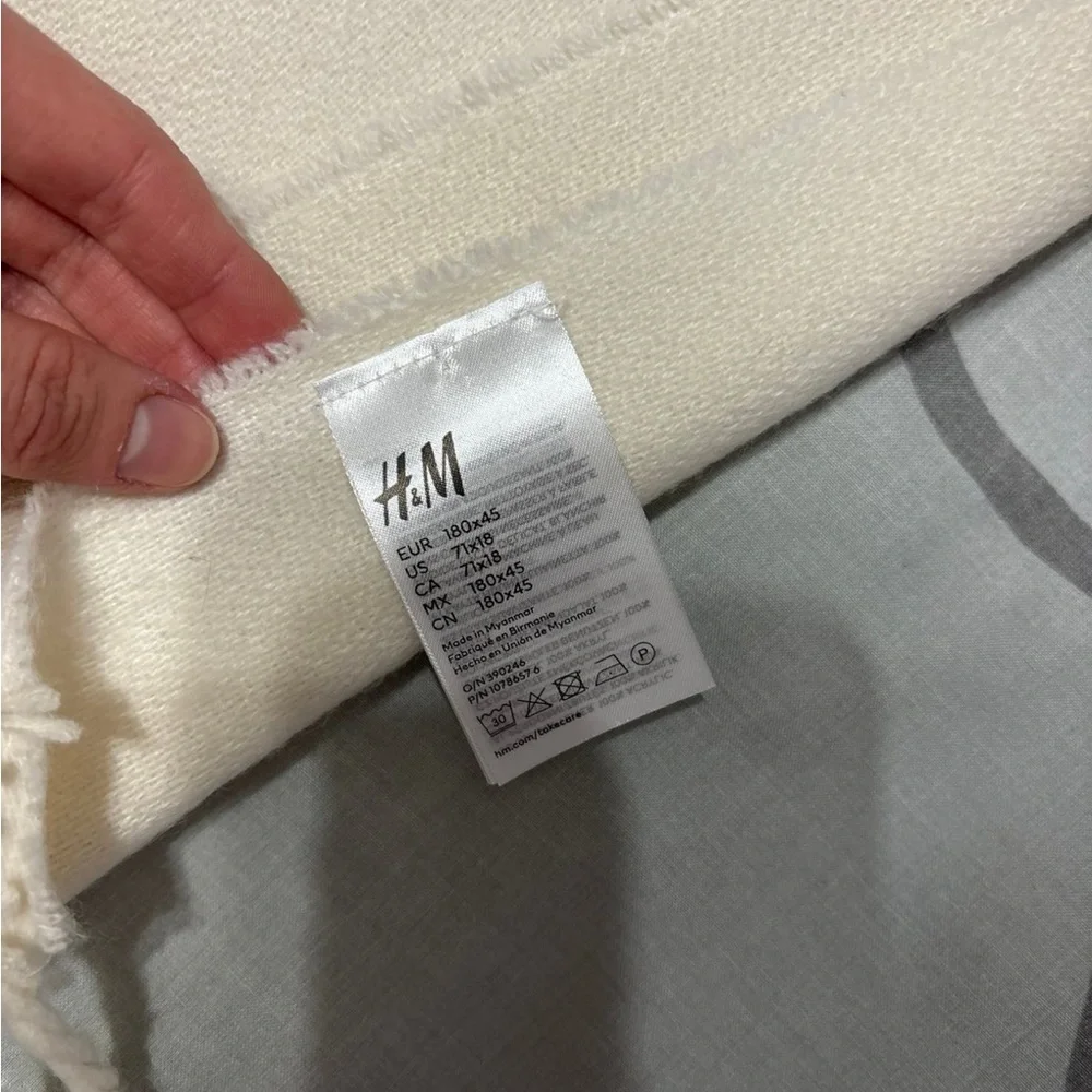 H&M Cream Fringe Scarf